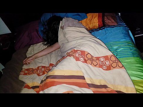 ❤️ Styfsoan bespot syn jonge styfmem wylst se sliept. Porno op fy.onlyindianpornx.ru ☑